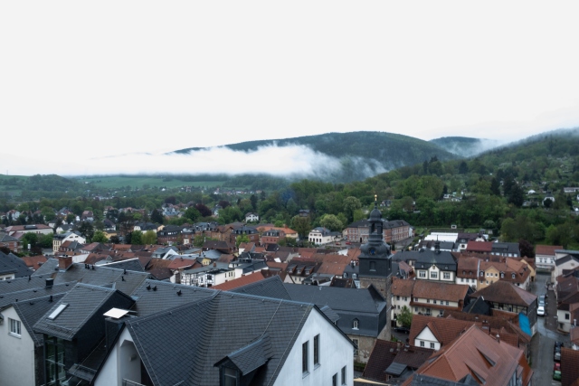 morgens zeigt sich aufsteigender Nebel inr Bad Blankenburg